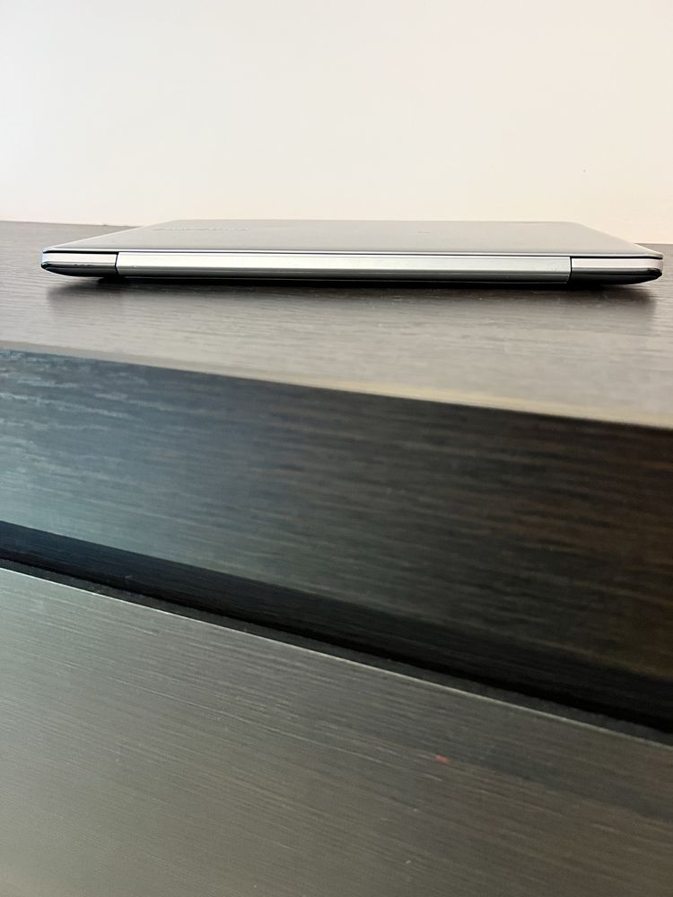 Samsung Notebook NP730U3E