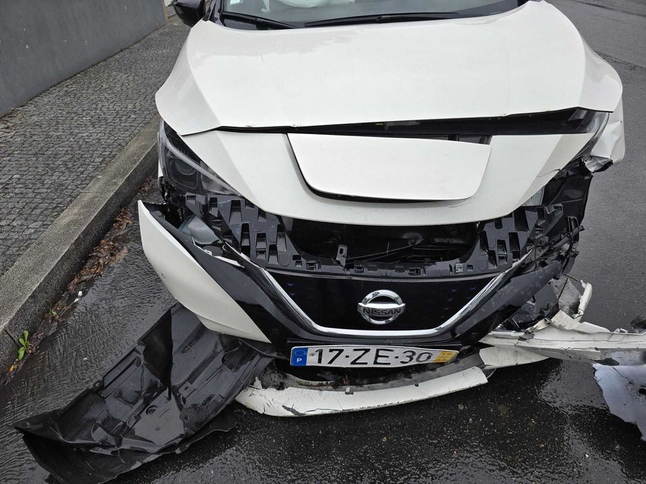 NISSAN Leaf 40 kWh N-Connecta SALVADO