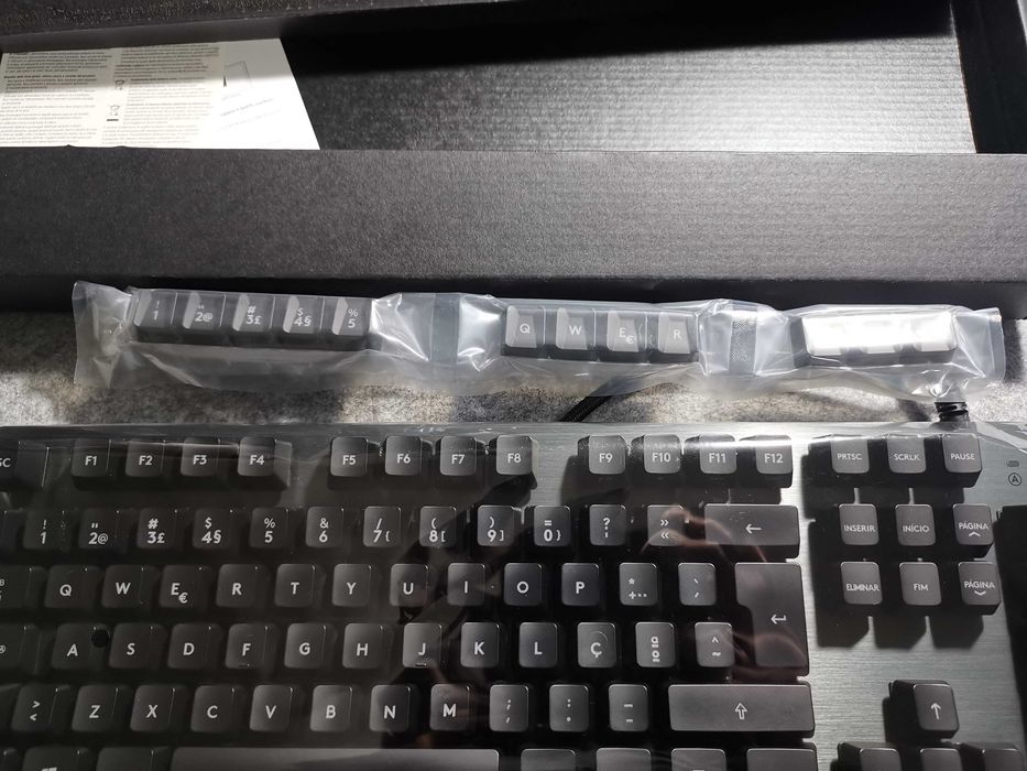 Logitech G415 Carbon