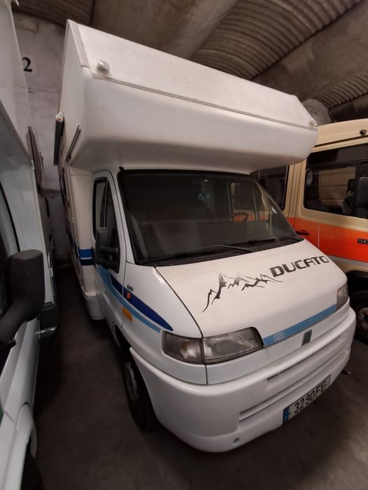 Autocaravana em bom estado, pronta a andar