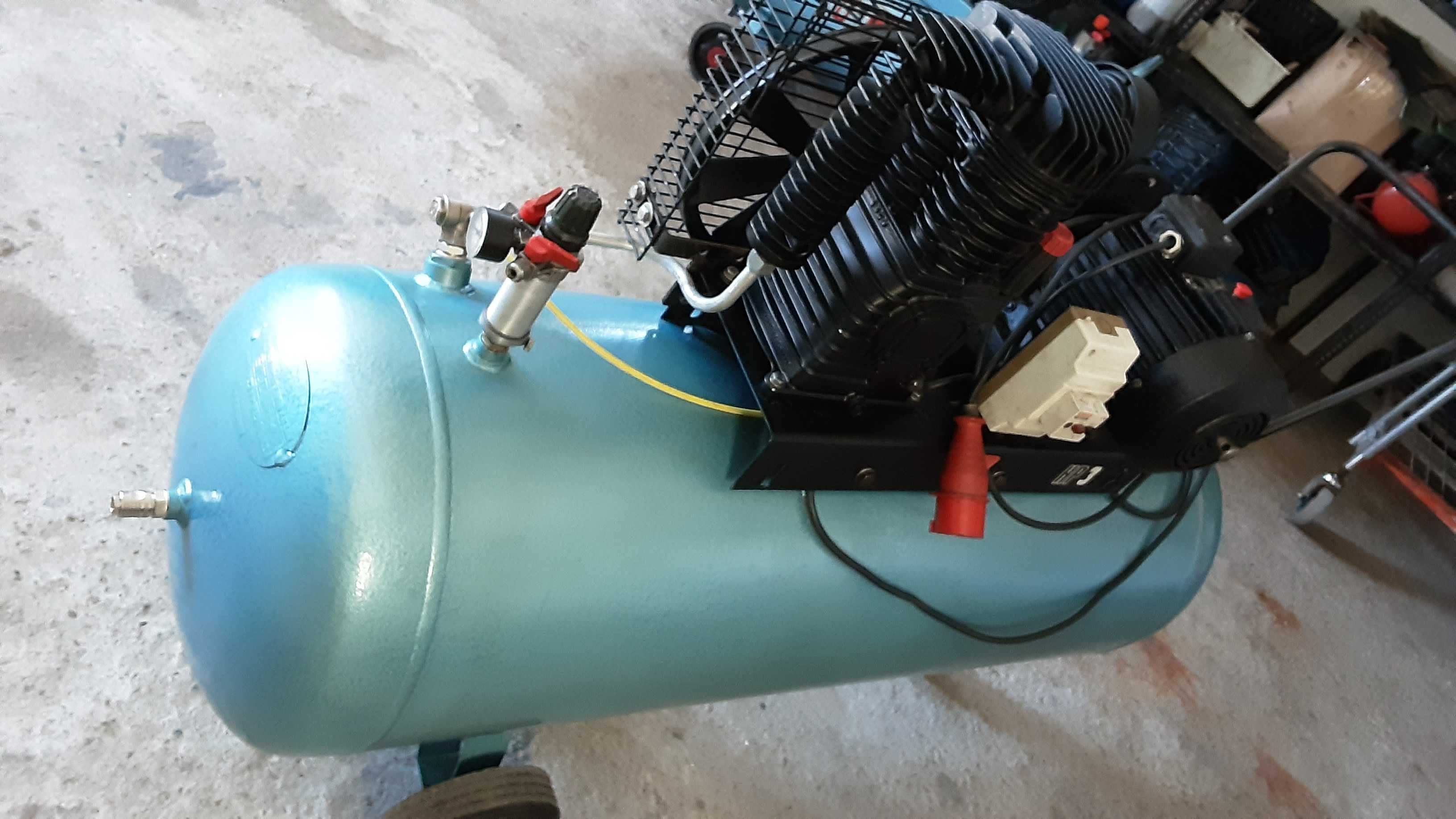 Compressor 200 litros trifásico cabeça rubete K18