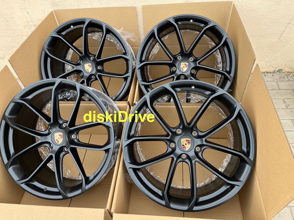 Черные диски R20 21 22 на Porsche Cayenne New / Coupe Panamera Macan