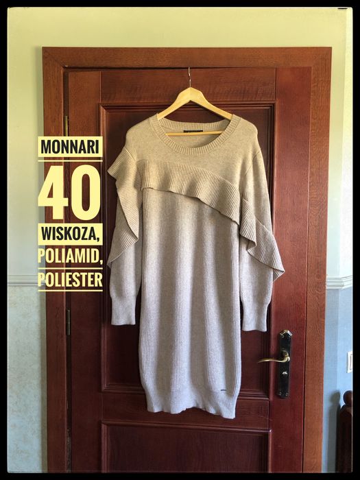 834. M. Monnari. Kremowa/beżowa sukienka midi sweterkowa/dzianinowa