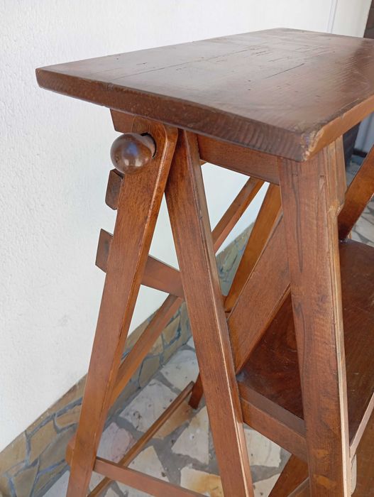 Лестница Библиотечная 115 см и Тумба тонированные стекла телевизионная