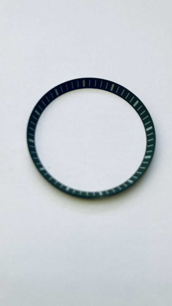 Seiko SKX/ 5 sports (SRPD) plastikowe pierścienie rozdzielające