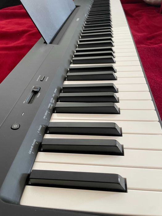 Teclado Yamaha P 145