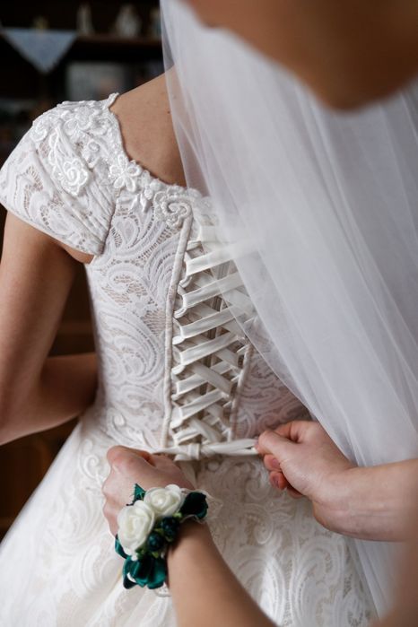 Продам весільну сукню