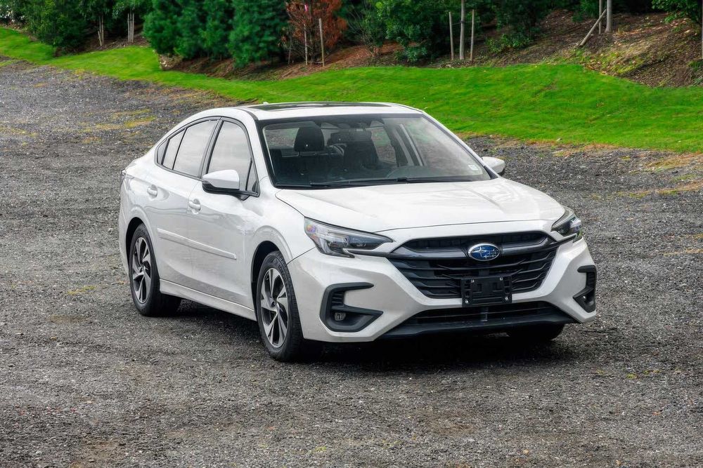 Subaru Legacy Premium      2023