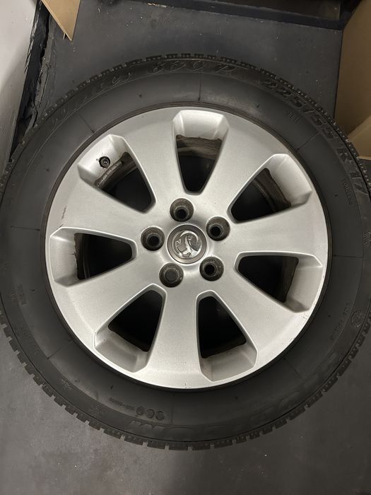 Felgi z oponami zimowymi 7mm koła Opel Insignia 17