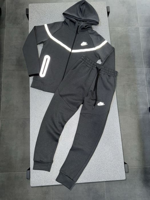 Підлітковий  костюм  nike tech fleece reflective fit  р128-176
