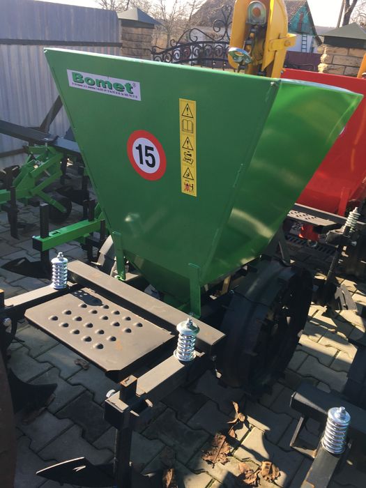 Картоплесаджалка 60