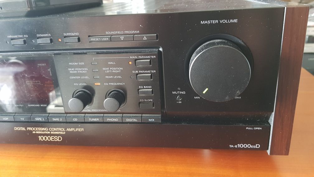 Sony TA-e1000 esd,  Pre-Amplificador