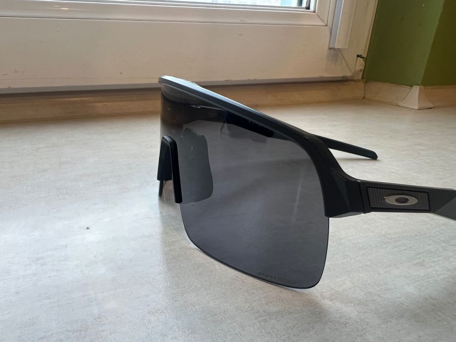 Okulary rowerowe Oakley Sutro Lite