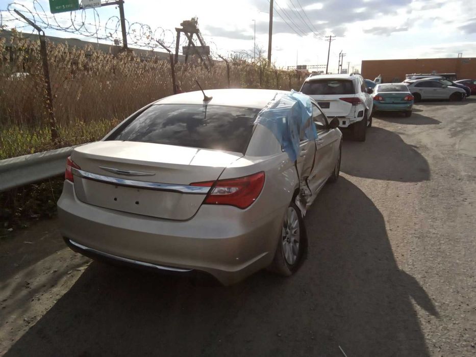 Chrysler 200 LX 2013