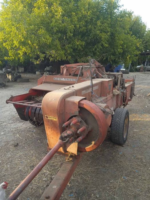 Прес підбирач Massey Ferguson