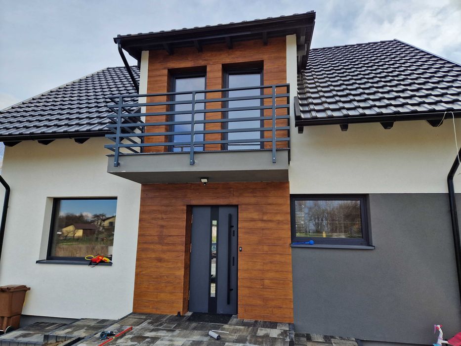 Balustrady zewnętrzne・Balustrady balkonowe・Barierki balkonowe