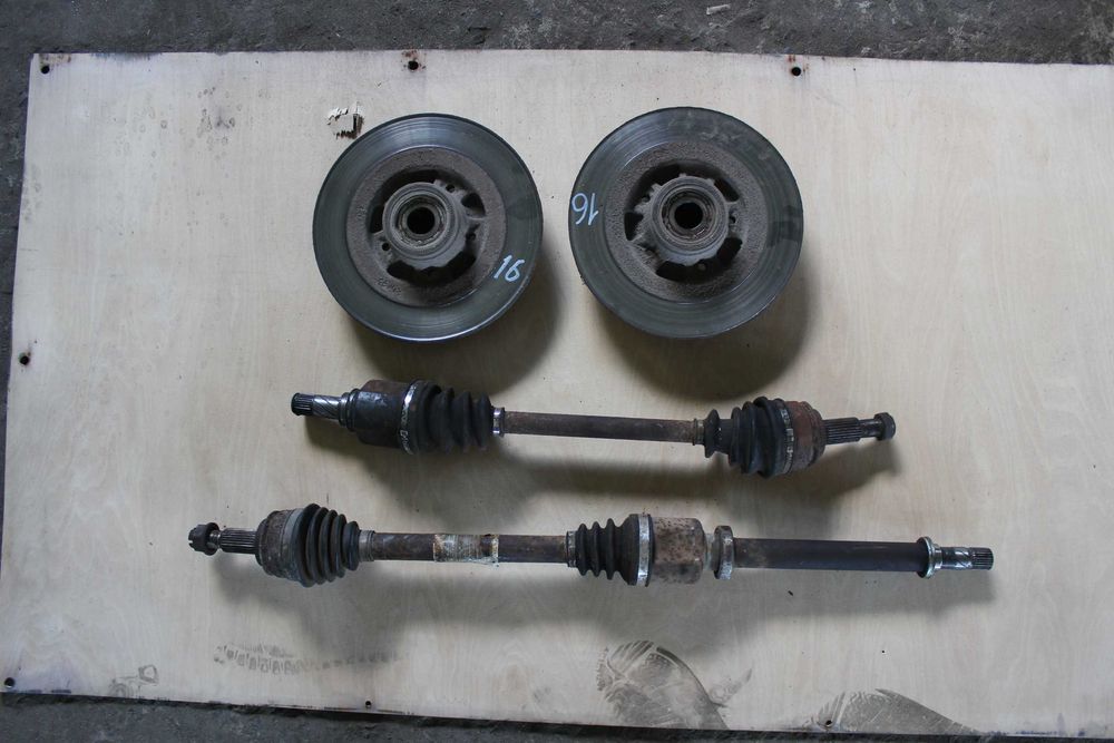 Полуось Полувісь Напіввісь для Renault Kangoo 2008-2020