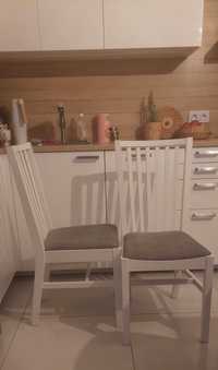 Biało szare krzesla Ikea