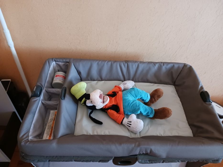 Продам машины пеленгатор и кровать чико