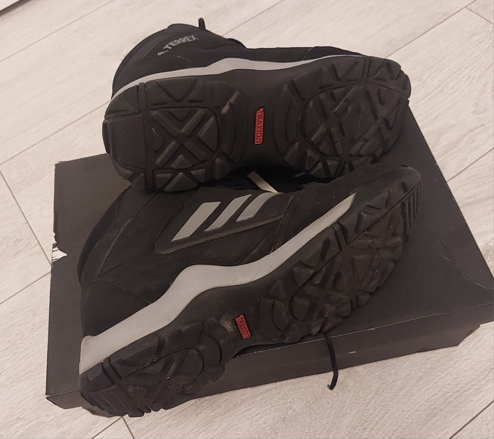 Buty Adidas Terrex roz 38 2/3
Wygodne, lekkie, trwał