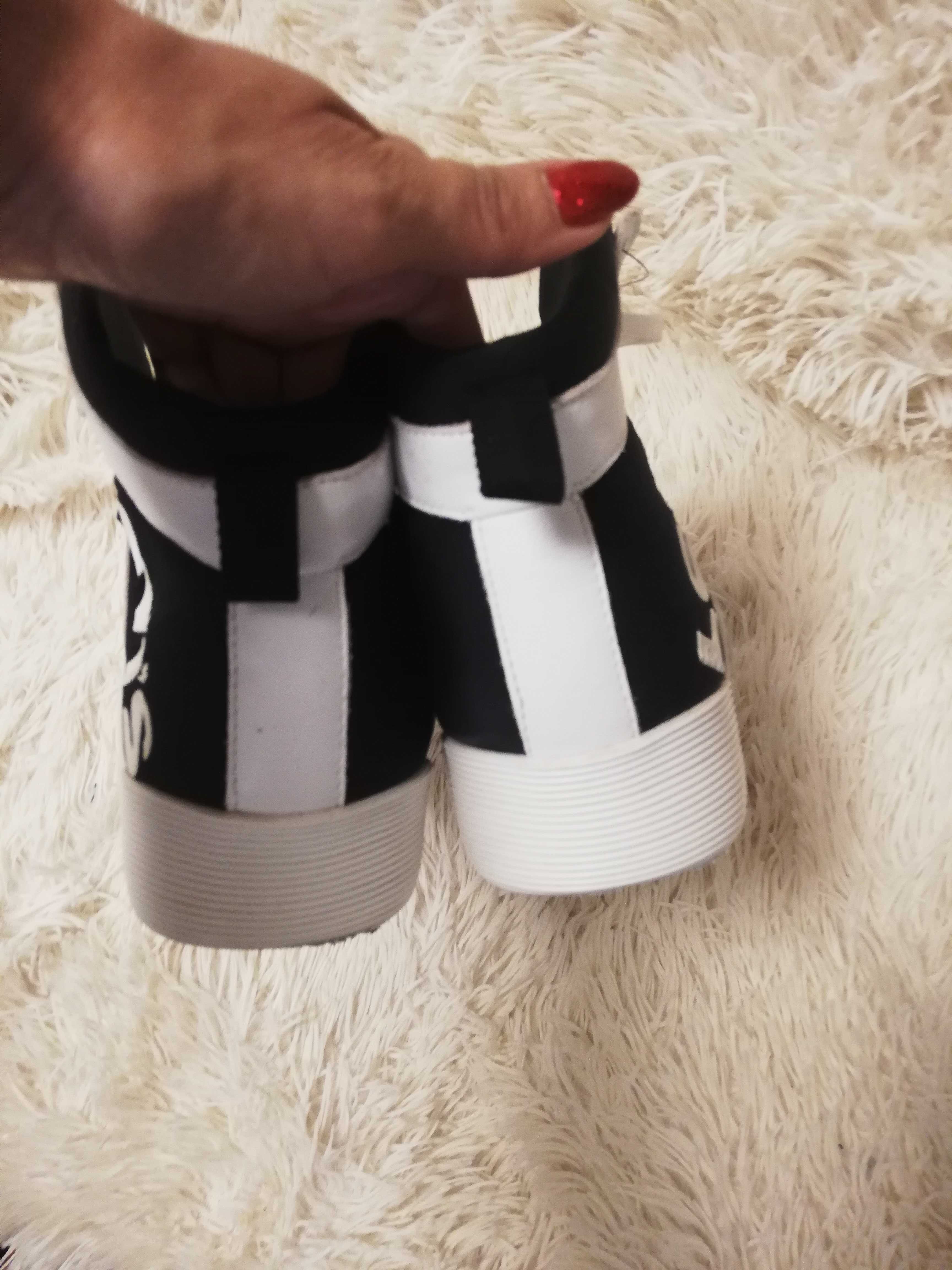 buty Levis za kostkę Mullet 40 białe Levis 40 za kostkę skórzane