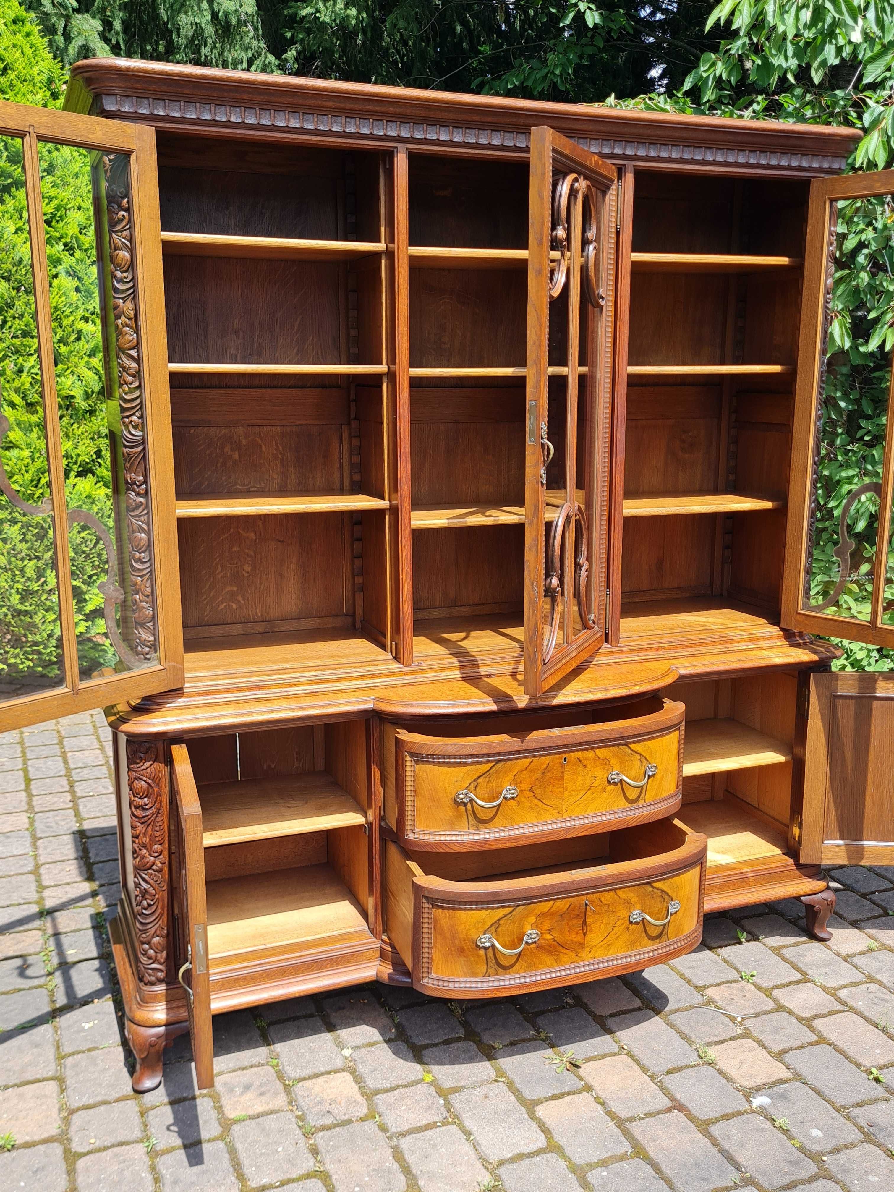 secesyjna Biblioteka Witryna Biblioteczka