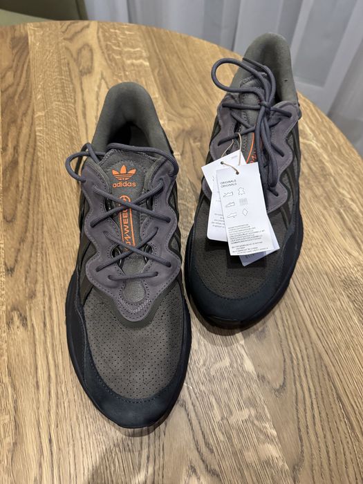Кросівки Adidas Ozweego US11,5