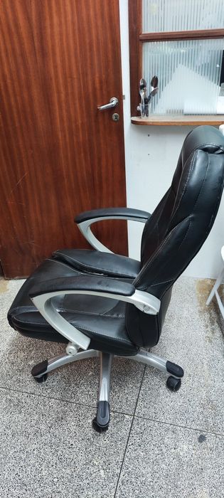 Cadeira executivo preta