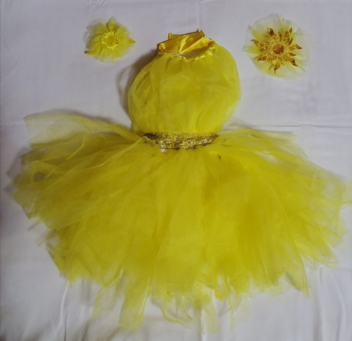 Дитячий карнавальний костюм на свято: осінь, сонечко, зима.