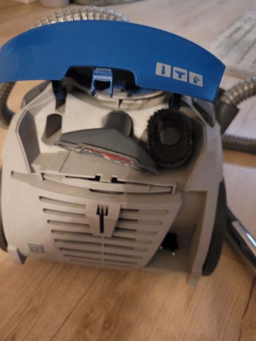 Odkurzacz Zelmer Antek i akcesoria ale ma uszkodzony kabel, na czesci,