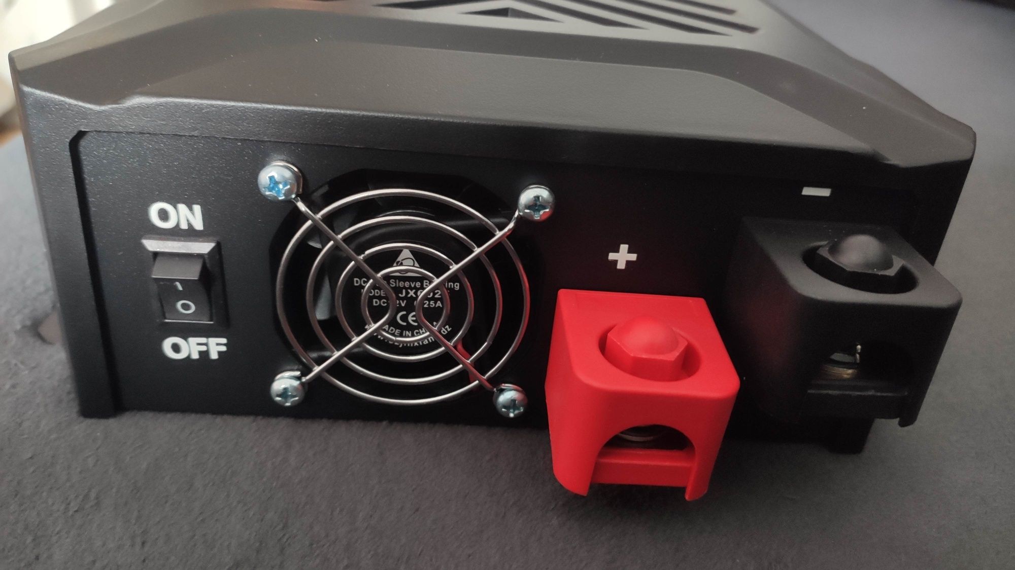 Інвертор Datou boss 12 , 24 вольт. Синус