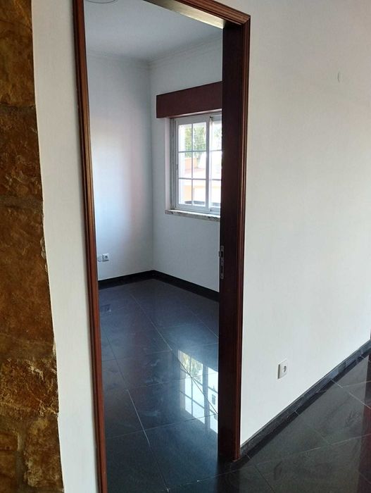 Quarto para arrendar em Carcavelos