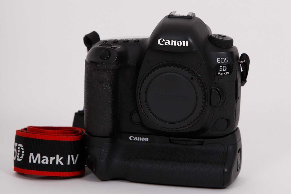 Canon EOS 5 D Mark IV plus oryginalny grip + CF 64 GB