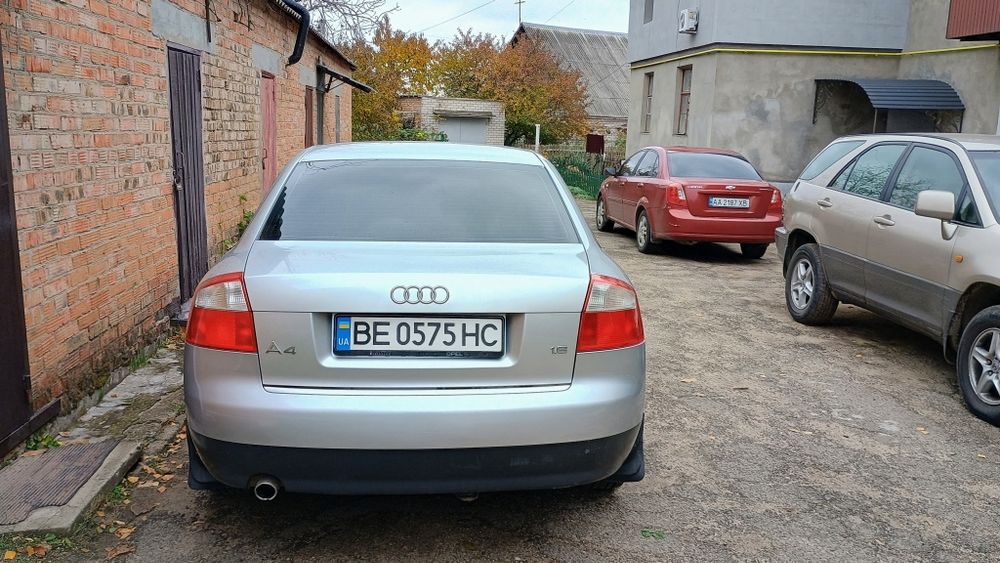 Продам Ауді А4 б6 1.6 бензин