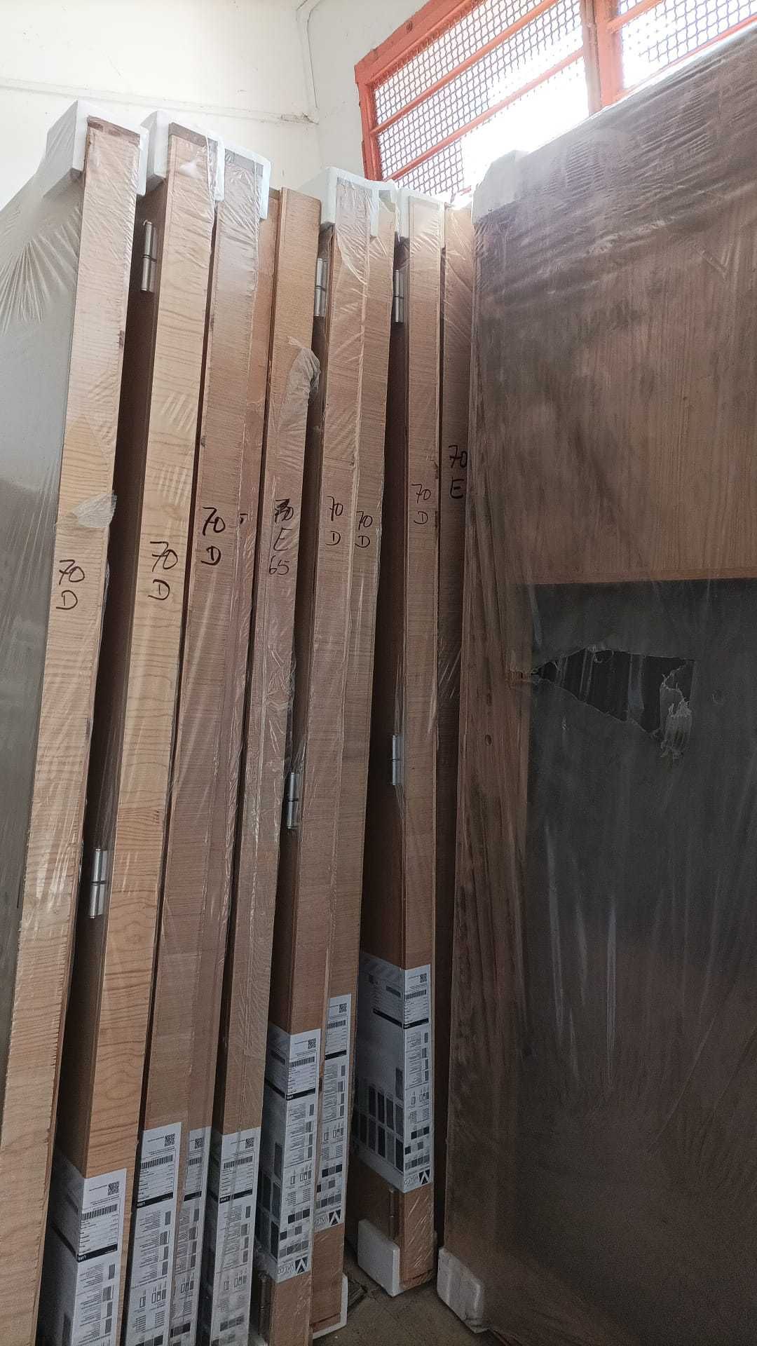 Venda de portas de interior novas