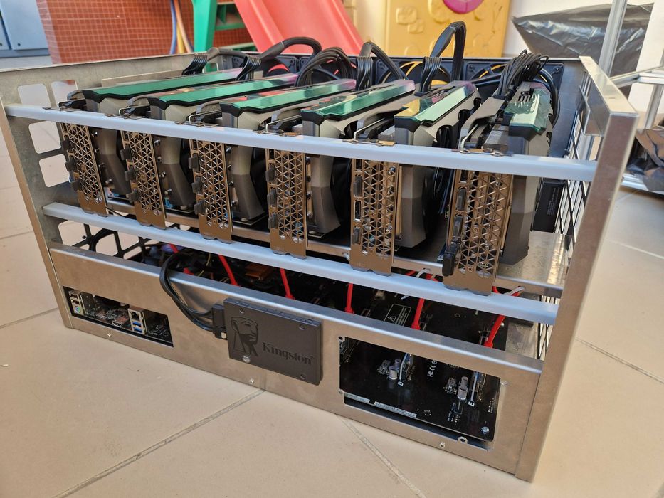 2 Rigs de mineração com 6 3080Ti's