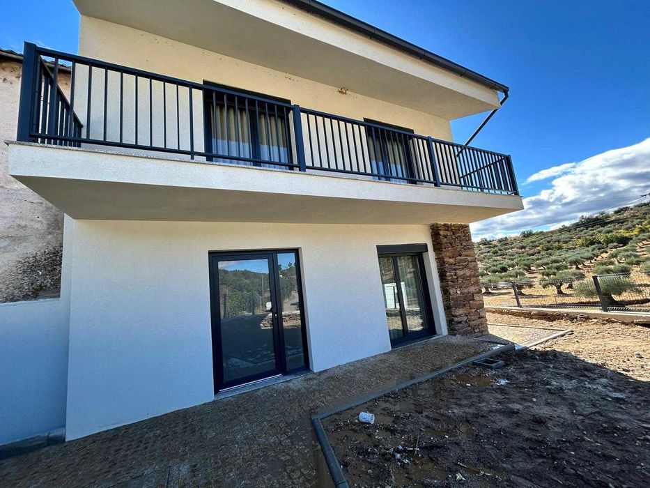 Moradia T2 Nova - Mirandela, em fase de Acabamentos