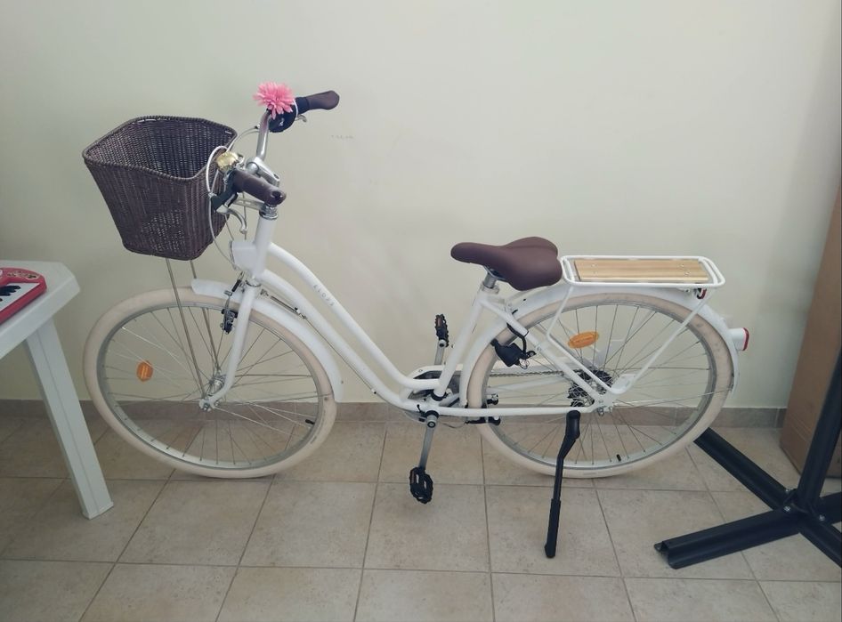 Bicicleta de cidade tipo Pasteleira modelo especial de mulher