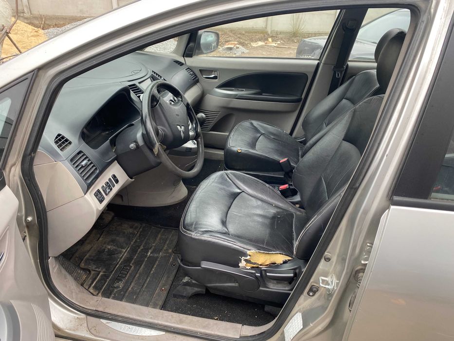 Mitsubishi Grandis Кришка багажніка і інше