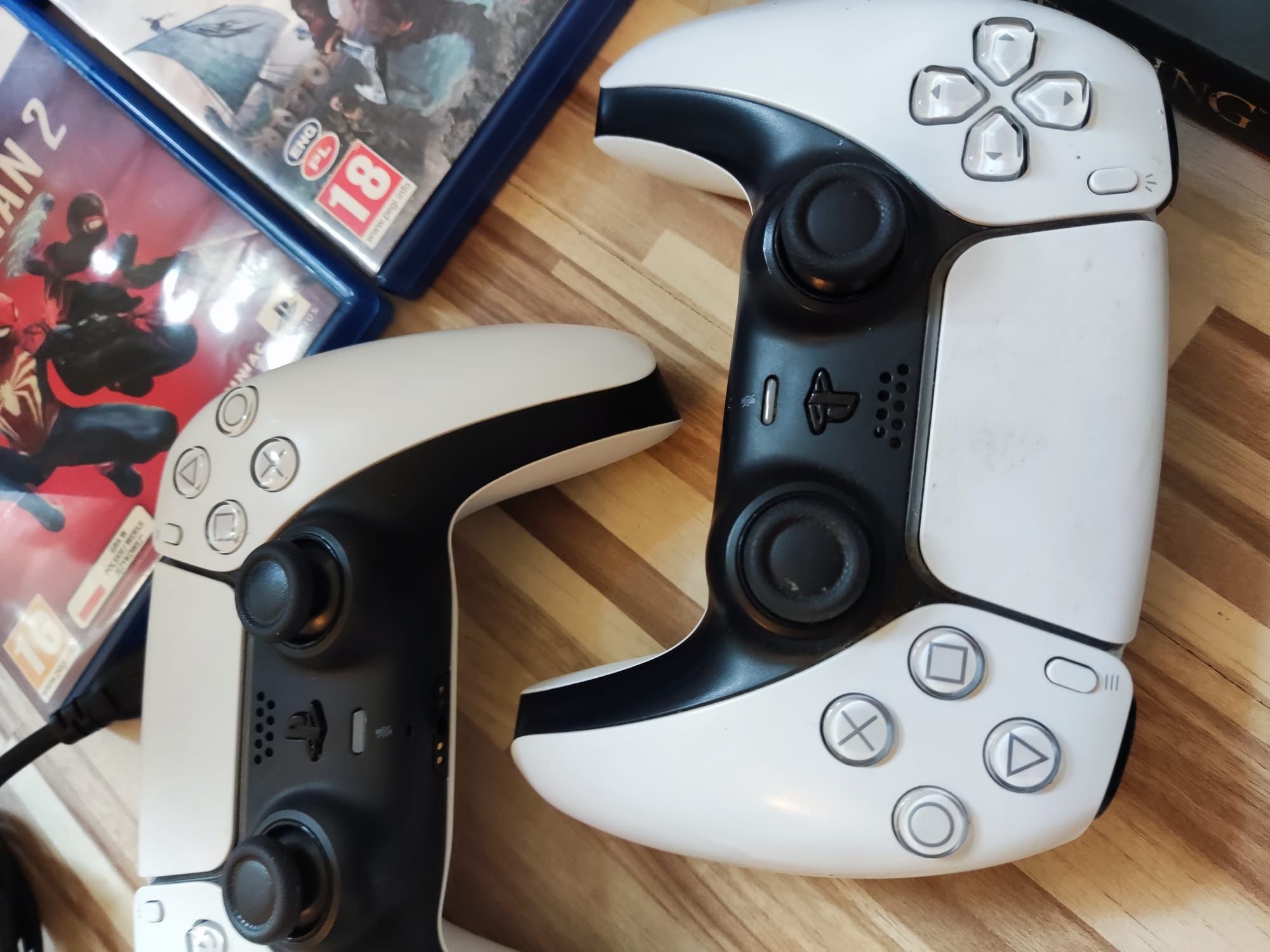 PlayStation 5 ps5 z napędem na płyty spiderman 2 call fc25 assassin
