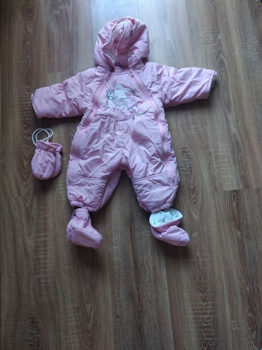 Śliczny kombinezon niemowlęcy rozmiar 74 cm