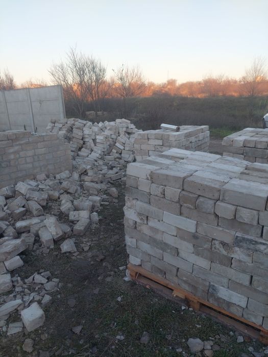 Белый кирпич, фундаментные блоки