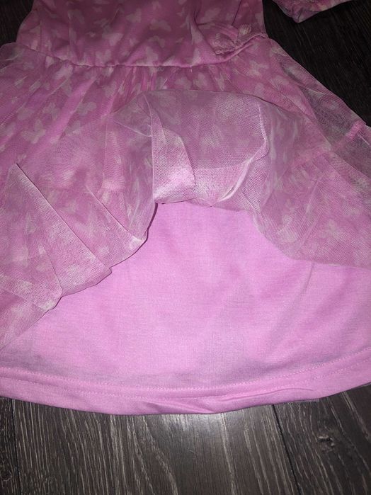 sukienka w motyle rozm 116