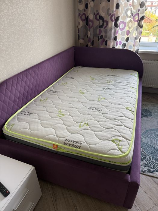 Ліжко односпальне з матрасом