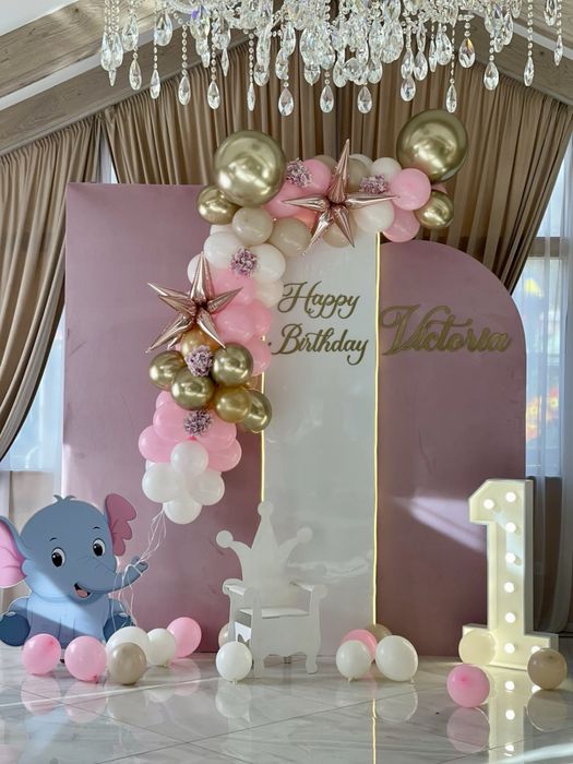 Фотозона на Хрещення, 1 рік, день народження, дитяча фотозона