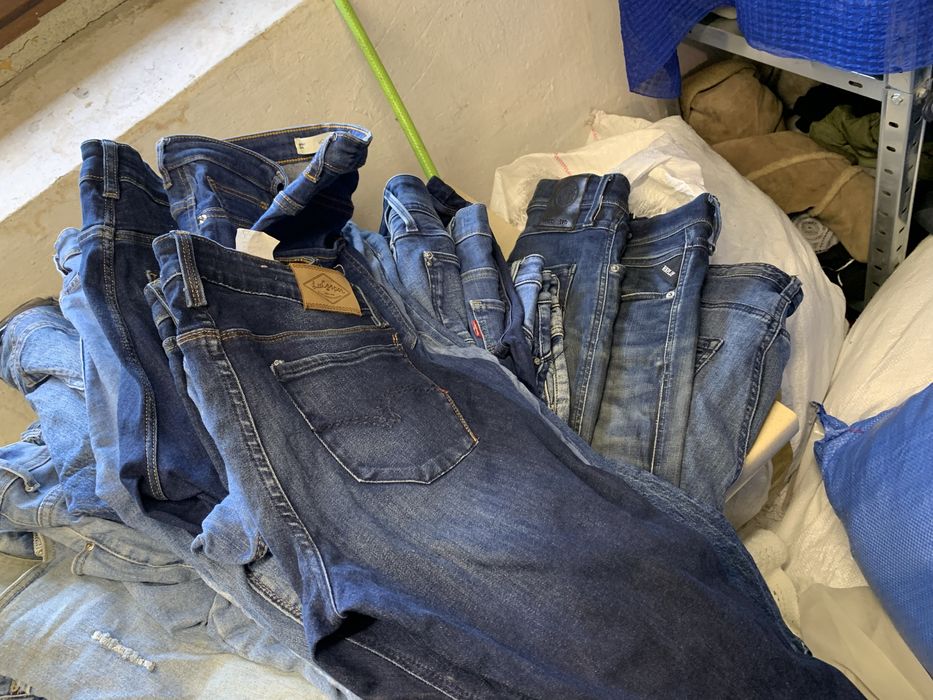 Spodnie jeans markowe para 20 pln hurt odzież używana