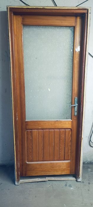 Drzwi wewnętrzne drewniane z ościeżnicą