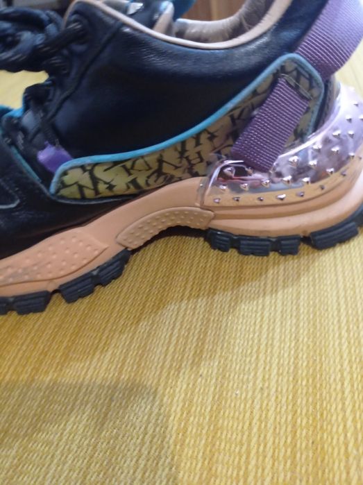 Sapatilhas praticamente novas