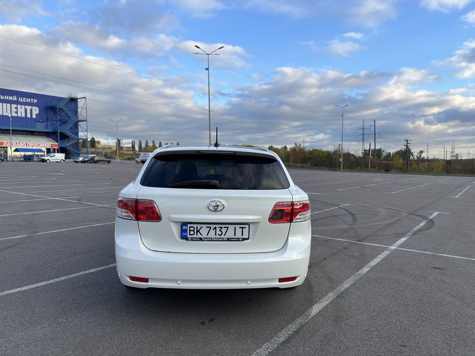 Тойота Авенсіс Т27