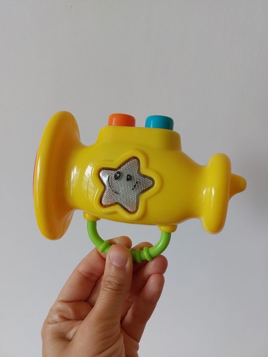 Trompete de brincar.. Brinquedo de bebé.